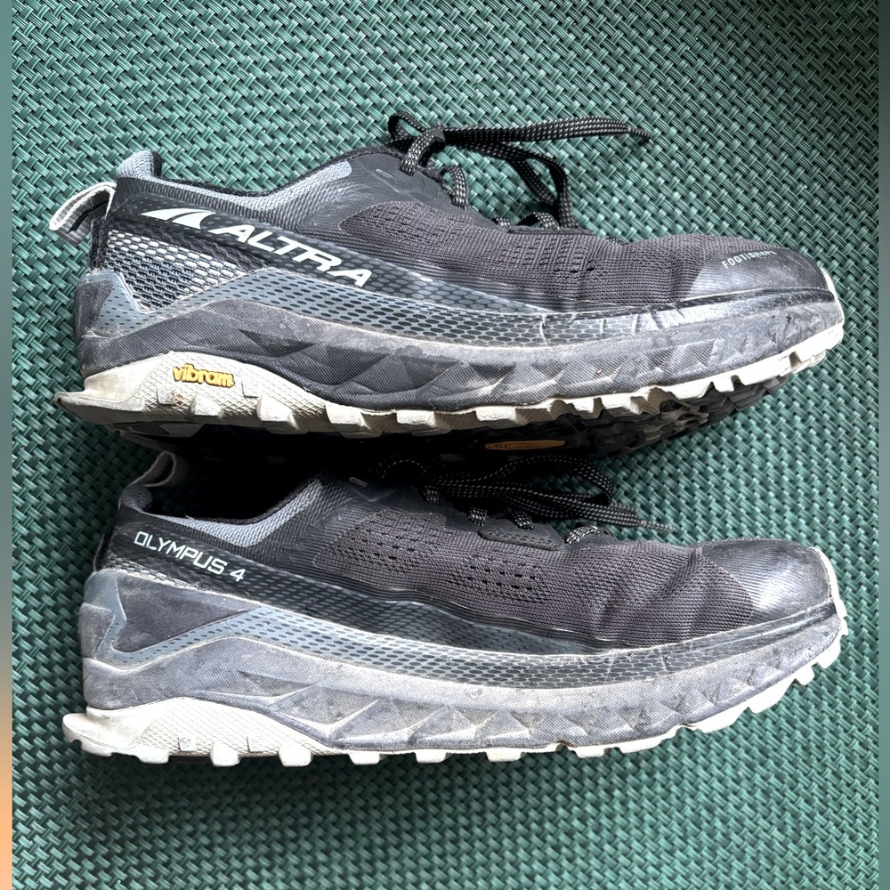 Altra Olympus 4 Black /Light blue Trail Running Shoes Women’s Size 6.5 Wide